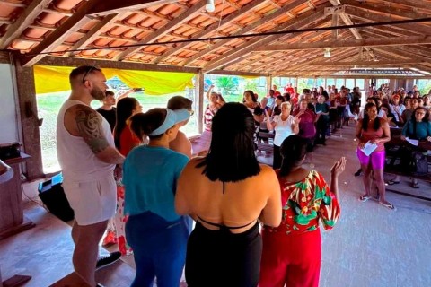 Centro de Convivência Renascer celebra o mês da pessoa idosa com confraternização em Marataízes